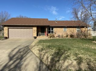 206 Cedar Ct, Colwich, KS 67030