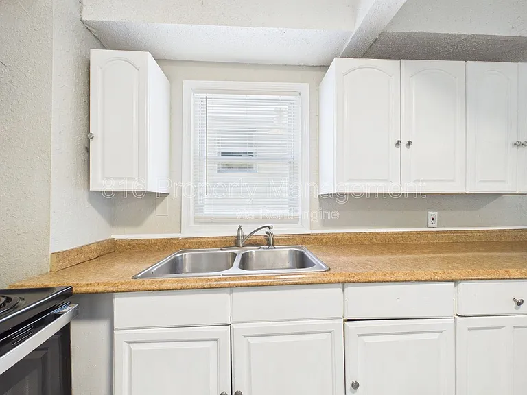 4417 Wayne Ave — Photo 10