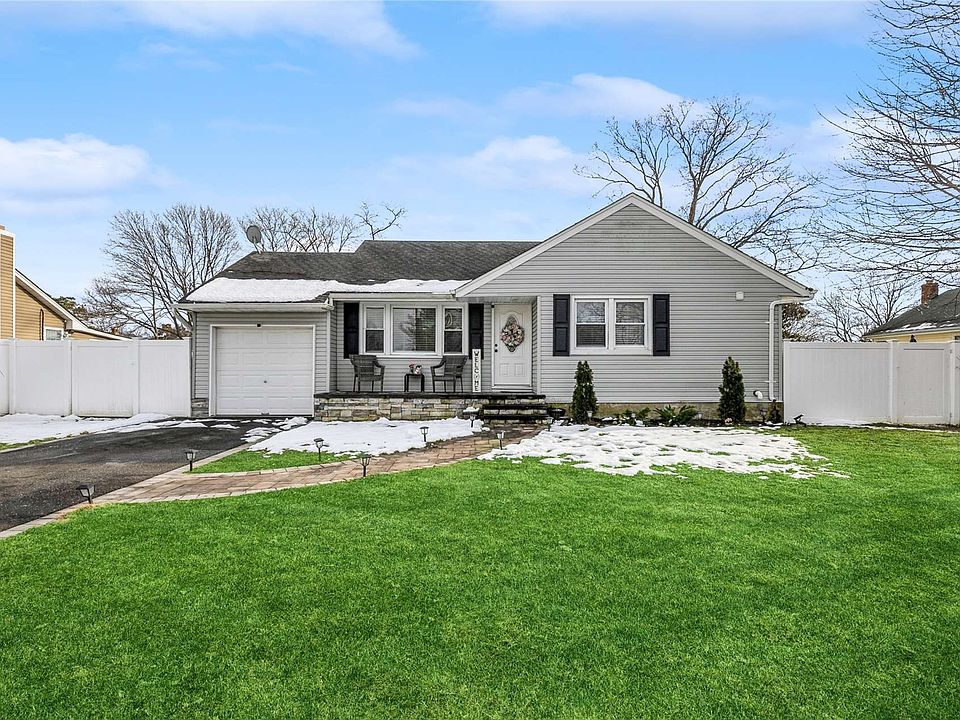 91 Roosevelt Avenue, Massapequa, NY 11758 Zillow