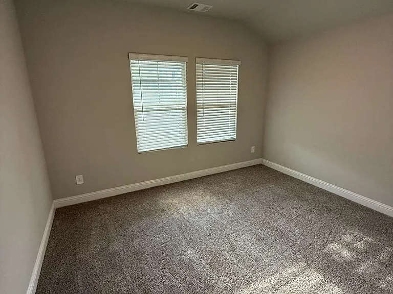 702 Williams Way — Photo 10