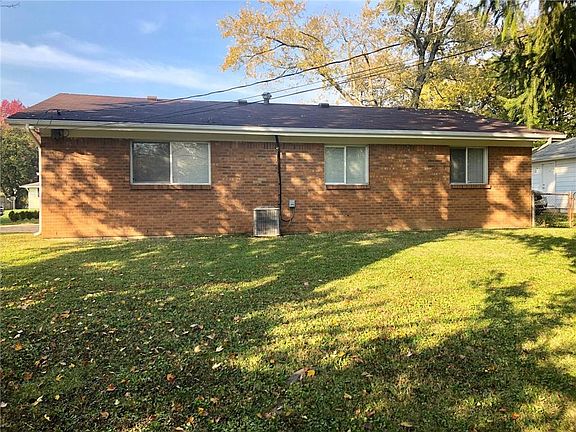 3rd image of 3445 Monninger Dr