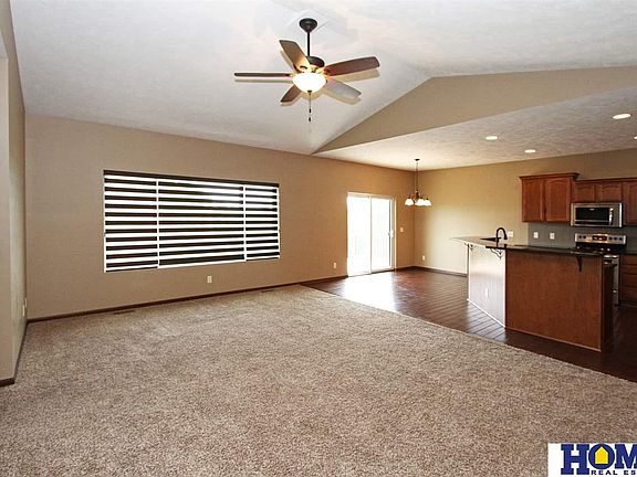 3rd image of 8040 Mandalay Dr