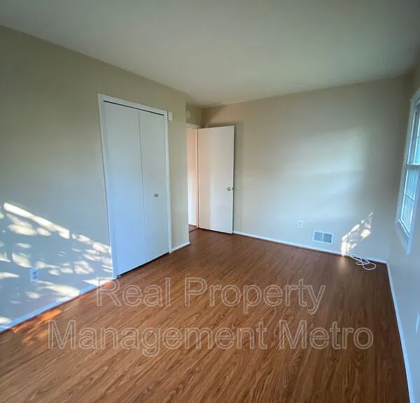 1902 Stonehearth Ct — Photo 12