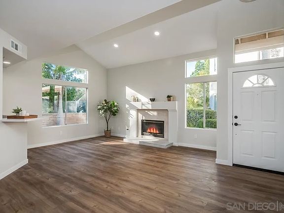 3rd image of 16150 Avenida Venusto APT 1