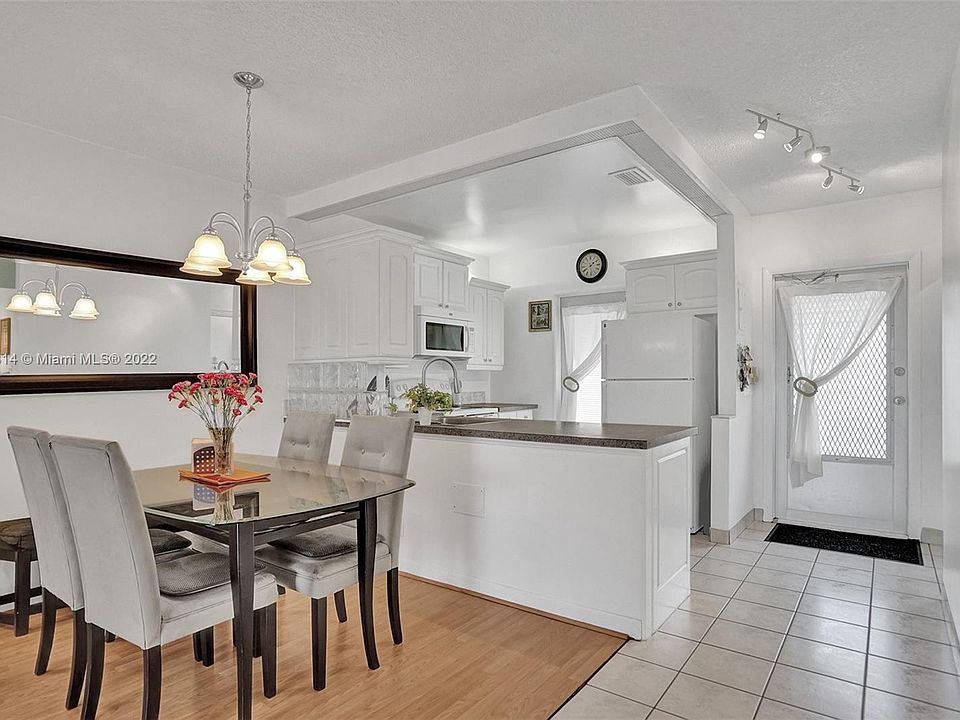1st image of 3530 NW 52nd Ave APT 609