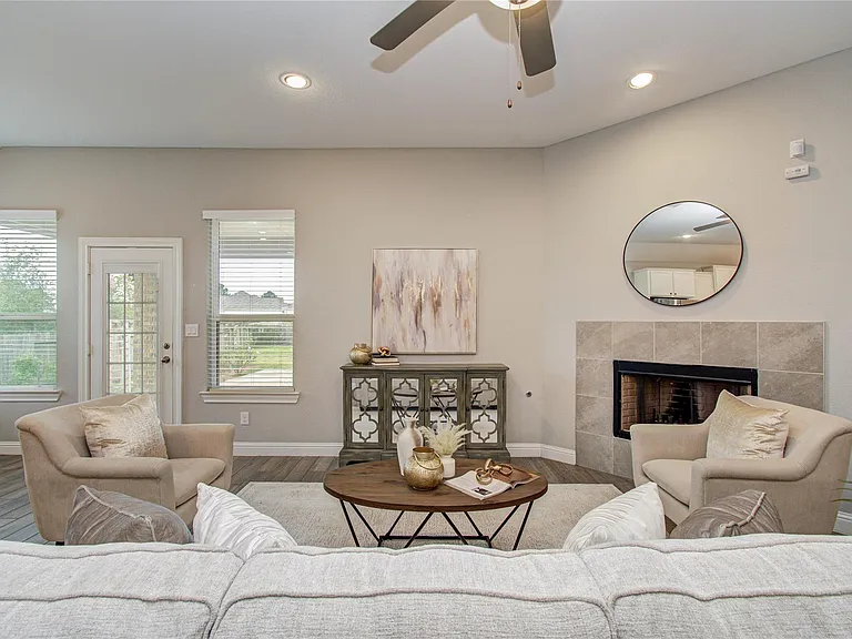 19029 Villa Ln — Photo 16