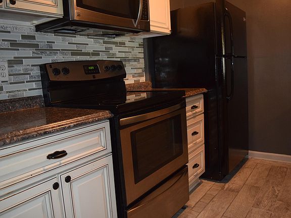 4th image of 122 N Meyers Dr APT B