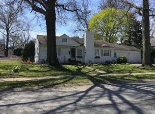 401 Juneway Dr, Bay Village, OH 44140