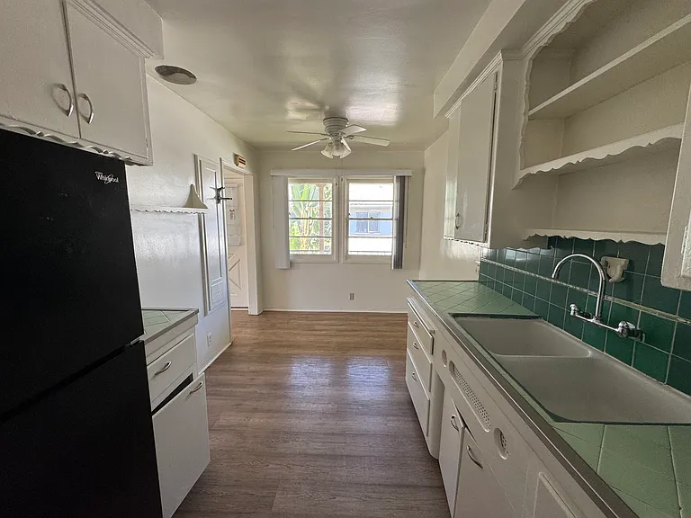 3821 Lockland Dr #6 — Photo 4