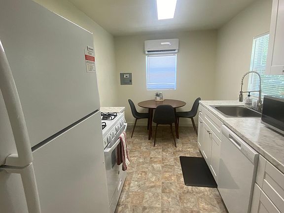 5th image of 1417 Sycamore St APT B