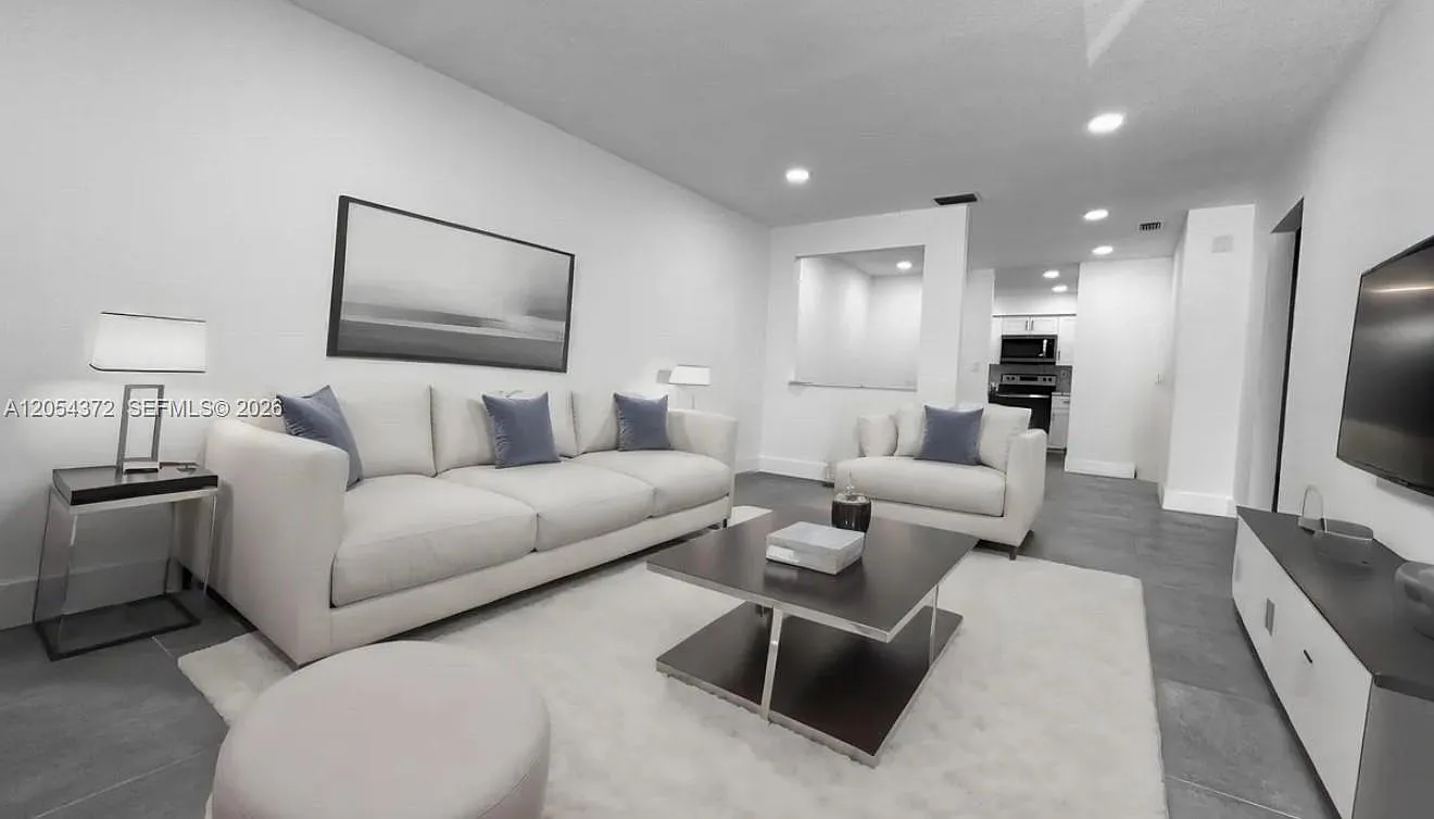 Ft Lauderdale Estates 1st — Photo 2