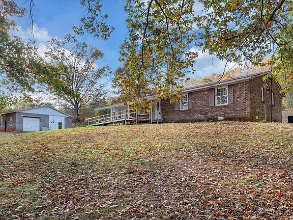 2nd image of 433 Deer Run Rd