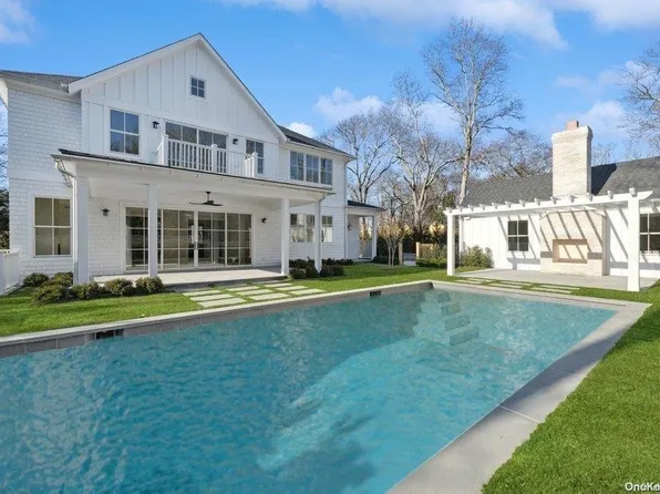 10 Richards Drive, Sag Harbor, NY 11963