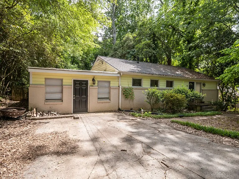 175 Habersham Way — Photo 2