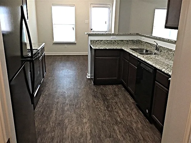 1211 Arizona Dr — Photo 3