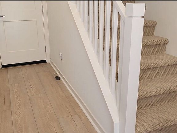 4th image of 226 Babson Ct