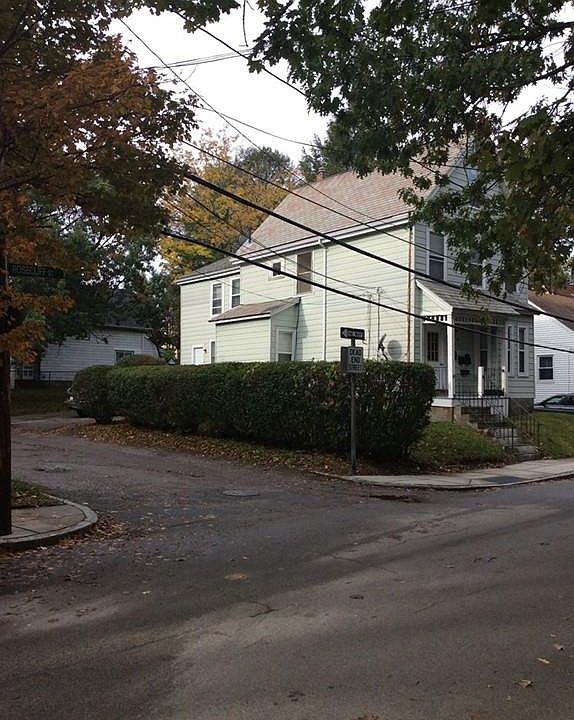 2nd image of 15 Rosecliff St