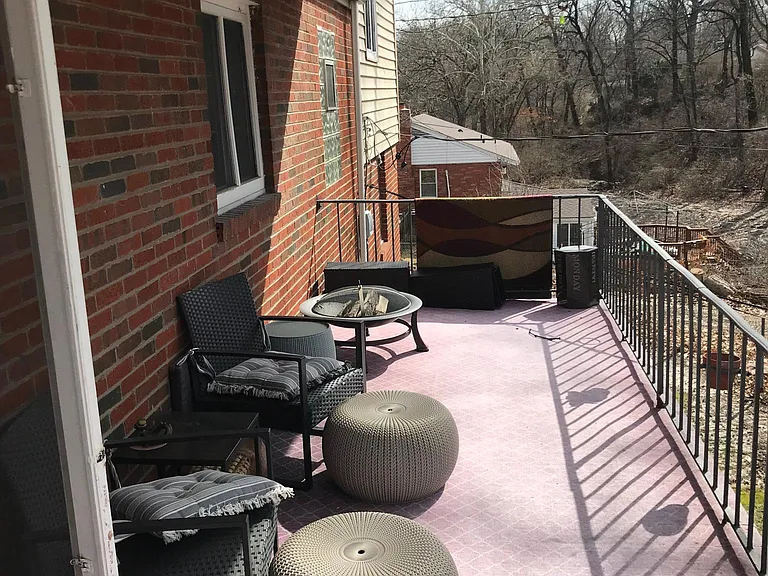 balcony