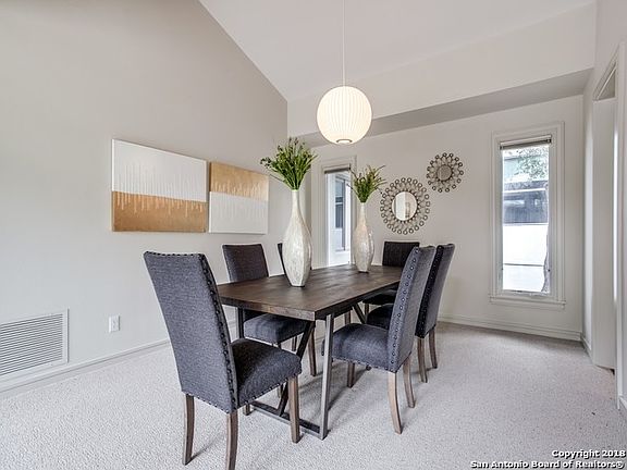 4th image of 34 Tilbury Ln
