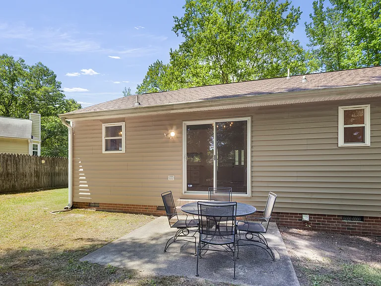 606 Gaslight Trl — Photo 31