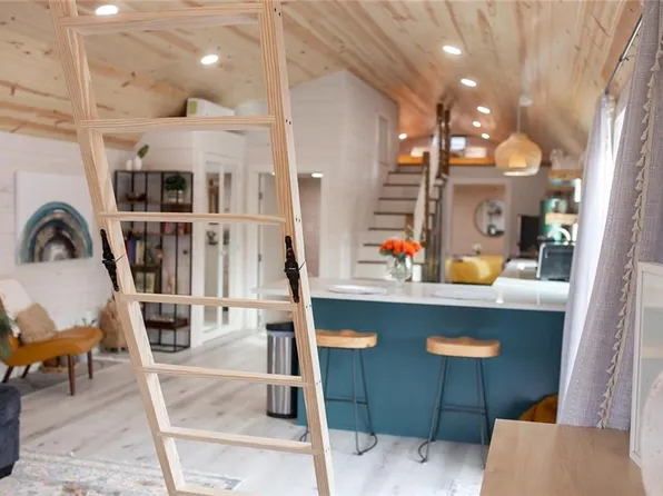 22 Shady Ln, Linn Valley, KS 66040