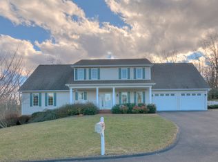 665 Dee Dee Dr, Christiansburg, VA 24073
