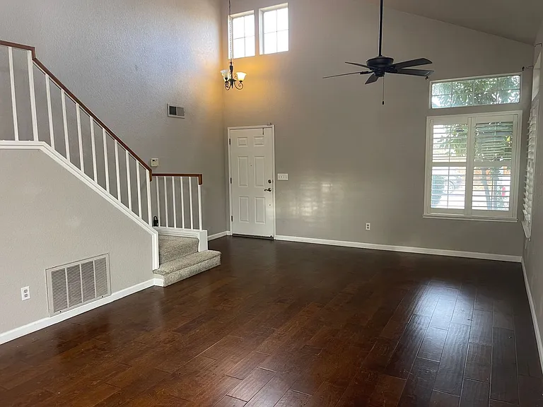 2234 Prestwick St — Photo 26