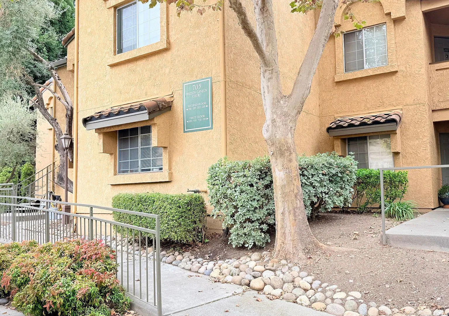 Move-in Ready Studio w/ 1BA, Lower-Level, Corner Condo Unit in Siena Hills, San Ramon- Available ... — Photo 2