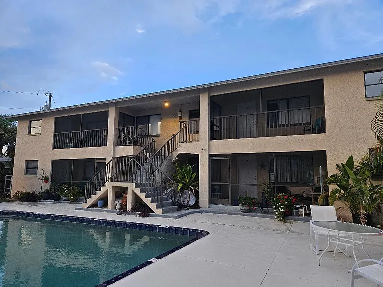 4816 Palm Tree Dr #3 — Photo 1