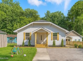 2700 Tecoma Dr, Knoxville, TN 37917