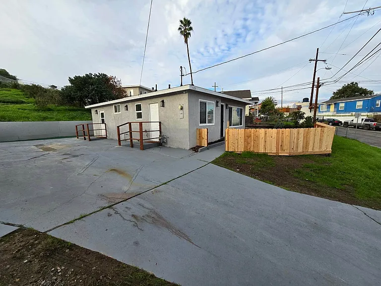 5305 Santa Margarita St — Photo 7