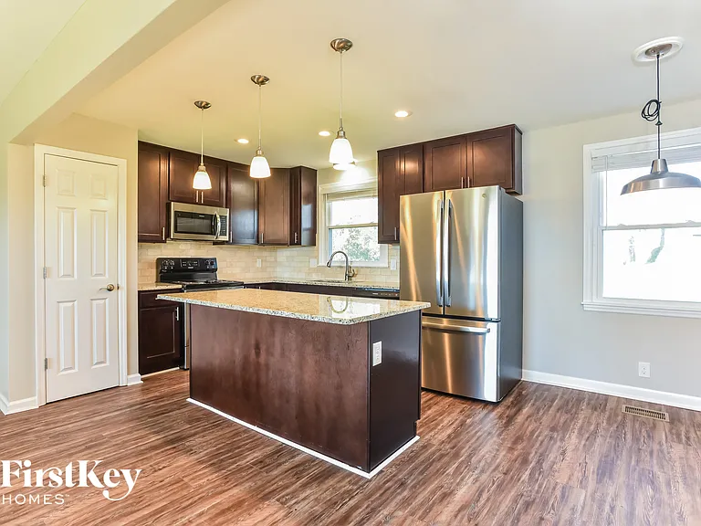 119 Melanie Dr — Photo 5