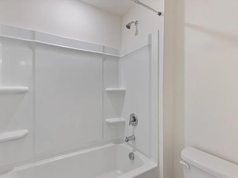 155 Bourne Dr — Photo 35