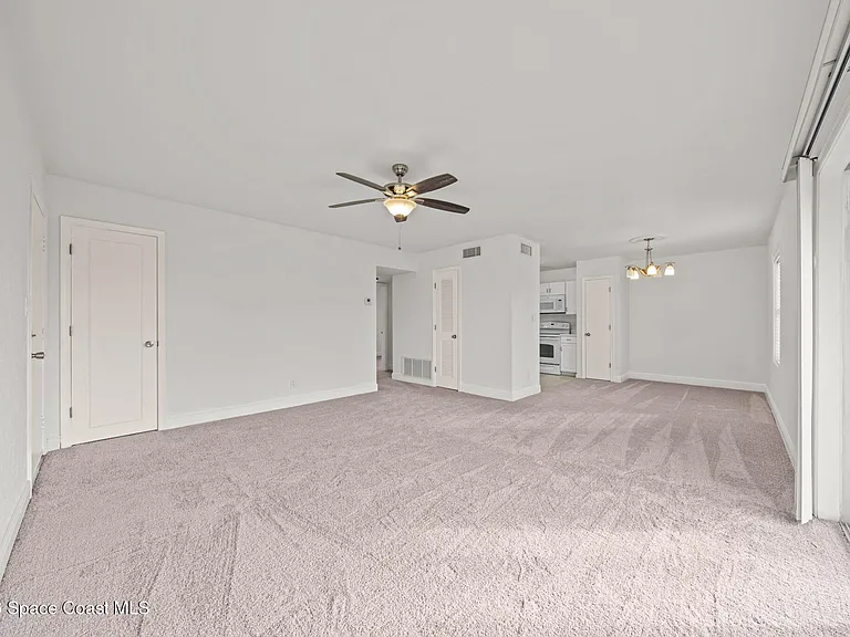 913 S Colonial Ct #C — Photo 12