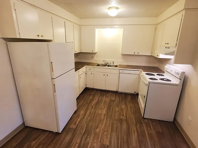 3930 Iberis St NE — Photo 8