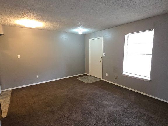 2nd image of 218 Sequoyah Way APT 2