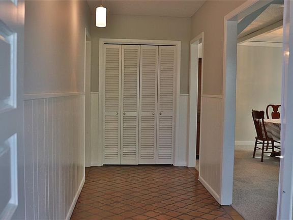 5th image of 3913 Lake Joyce Dr