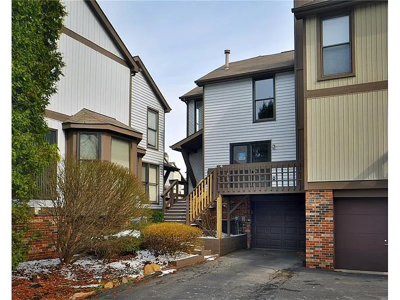 404 Spring Run Dr photo 1