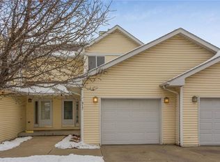 917 Meadow Ln, Altoona, IA 50009