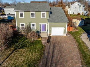 9 Jennie Ct, Fredericton, NB E3B9X9