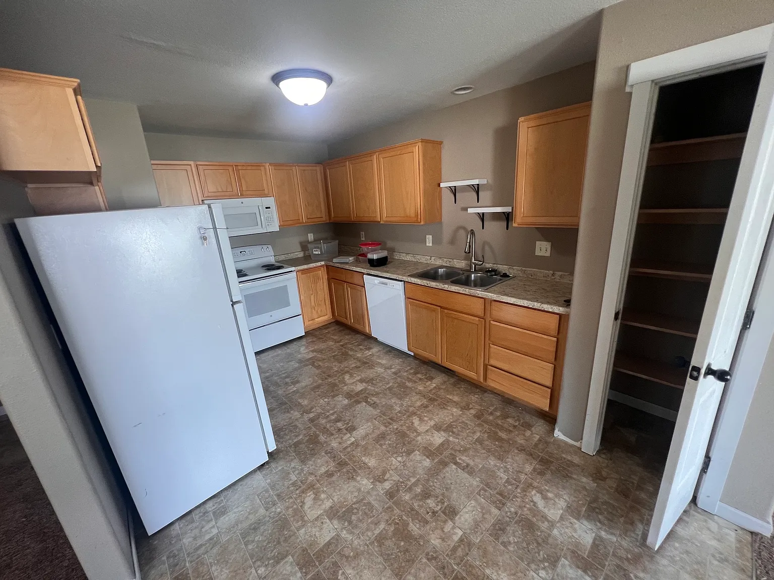 Wow! 3br/2.5ba With 2-Car Attached Garage! — Photo 3