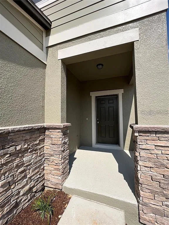 5 bed, 3.0 bath, 2408 sqft, $2,750 — Photo 3
