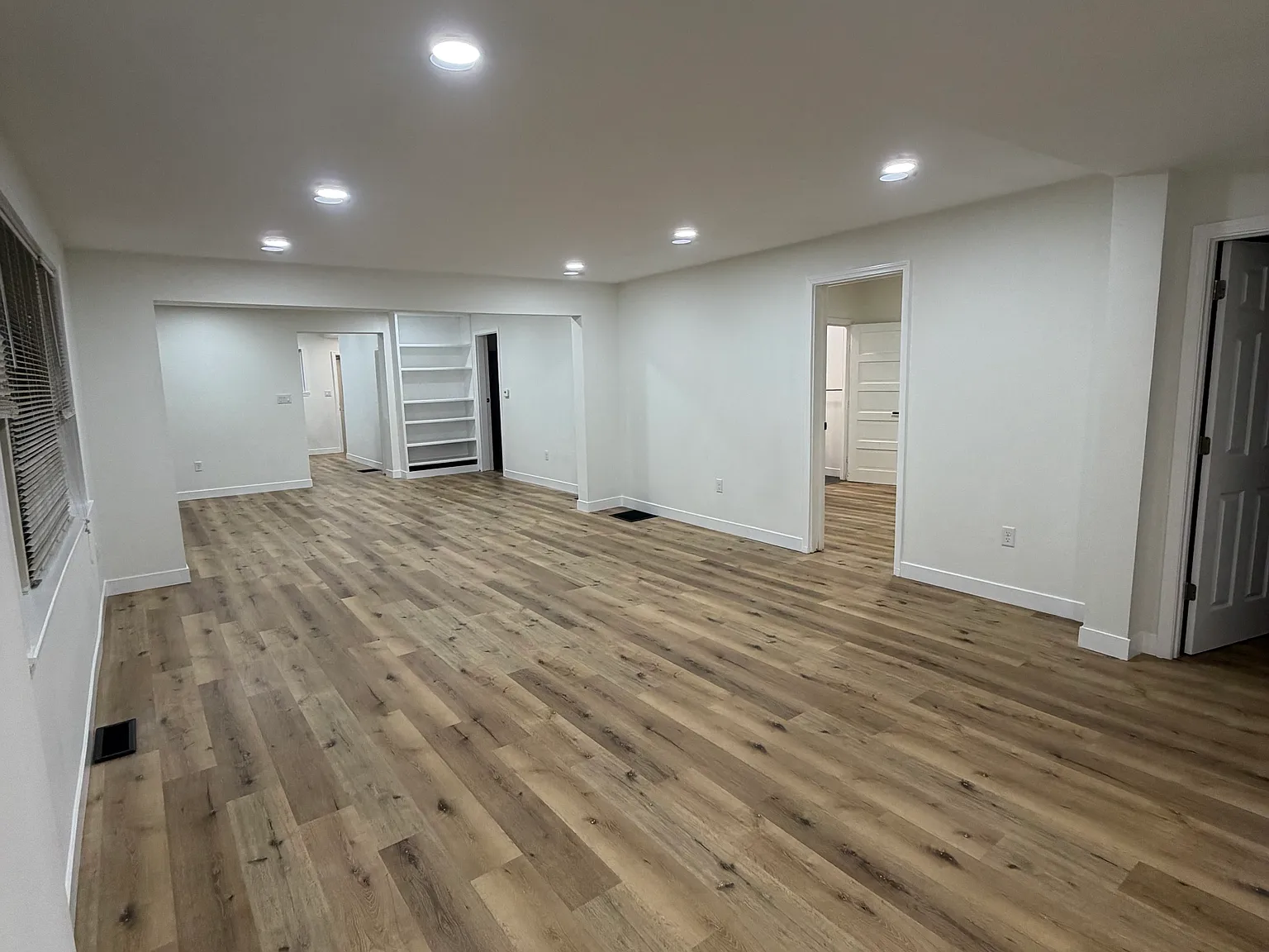 3 bed, 1.5 bath, 1915 sqft, $2,300 — Photo 3
