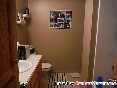 5th image of 808 Walnut St S