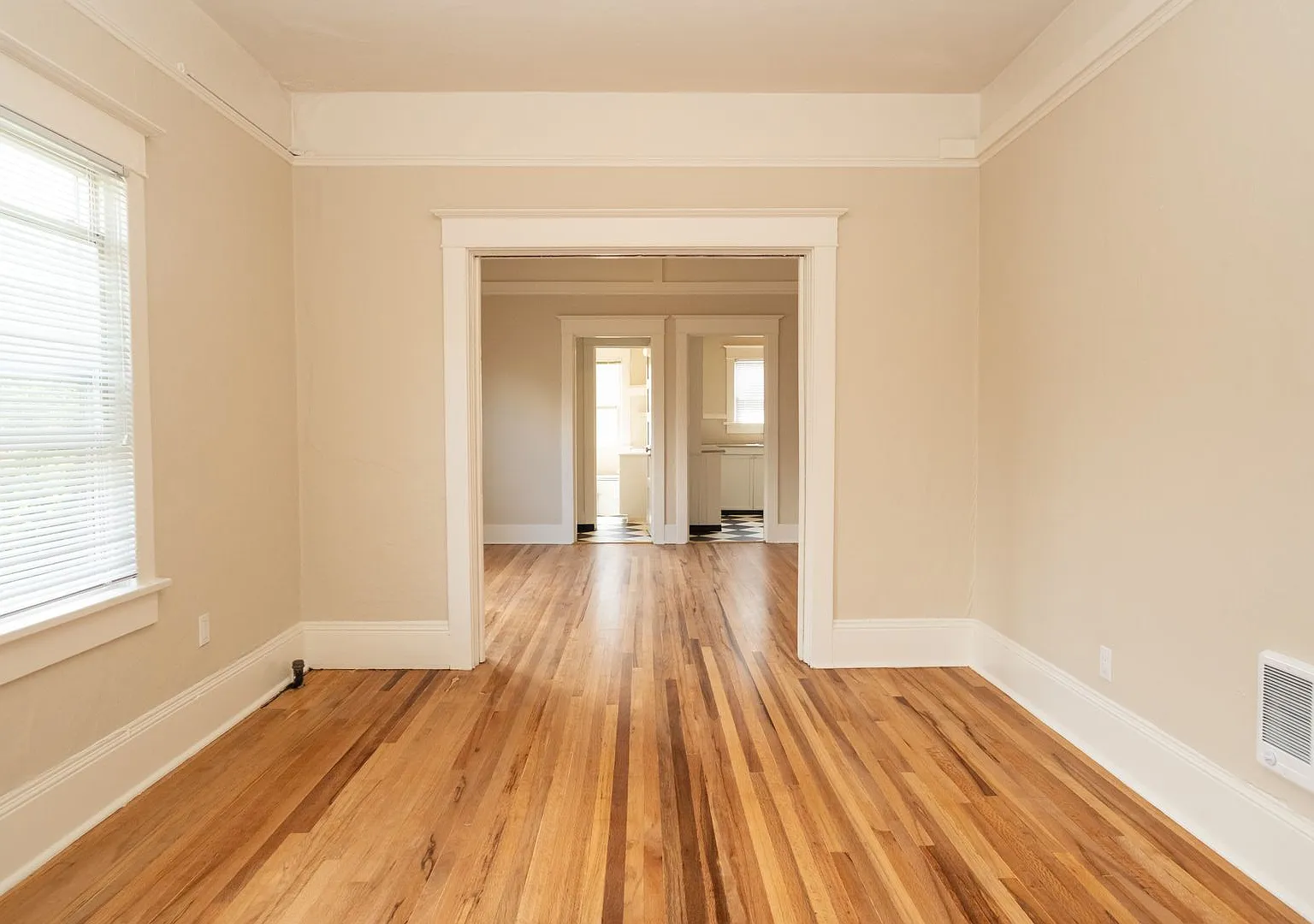 Bonnie Brae Apartments (Wald02) — Photo 2