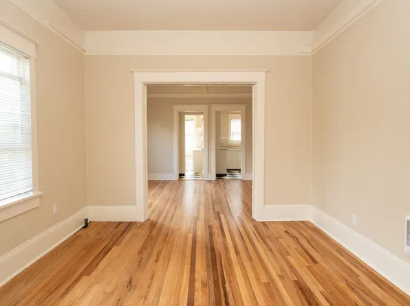 Bonnie Brae Apartments (Wald02), 1022-1036 NE Hancock St #5, Portland, OR 97212
