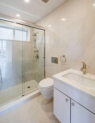 Rented by Bouklis Group | media 28