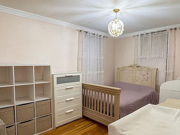 3rd image of 141-05 Pershing Cres APT 416
