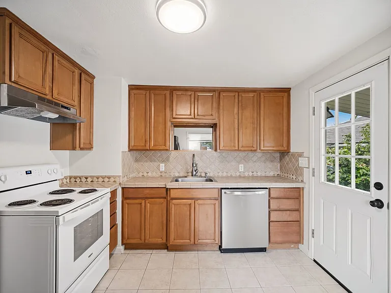 2403 W Everett Ave — Photo 14