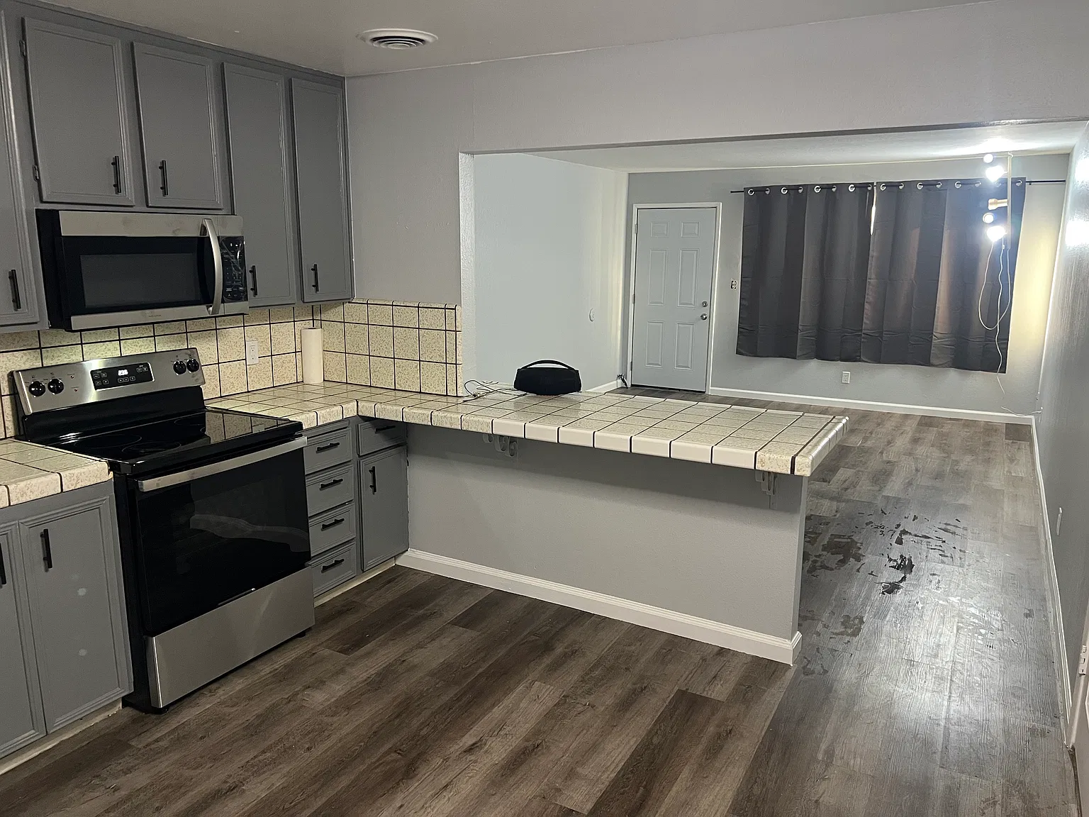 278 N Northwoods Ave — Photo 1